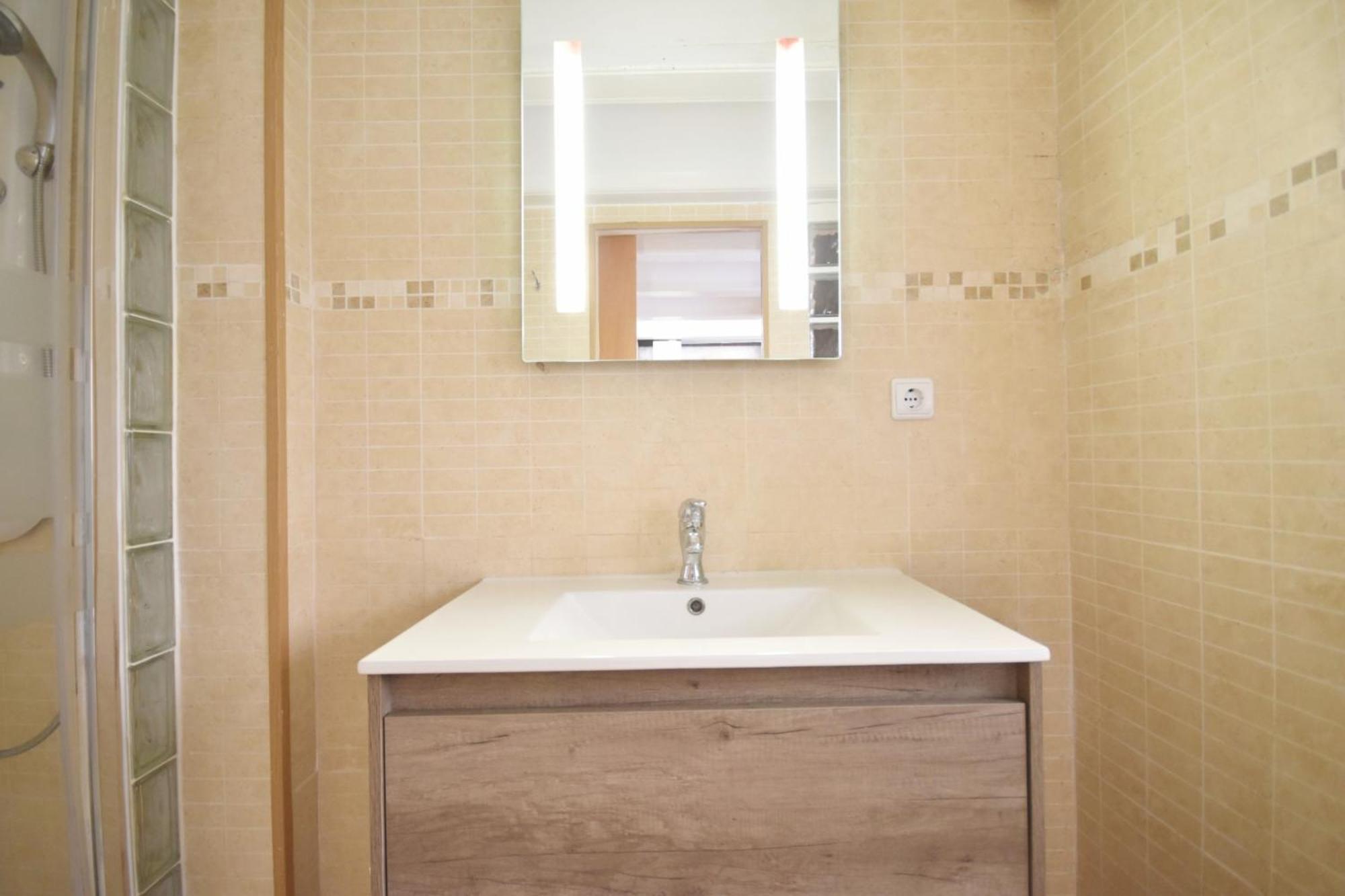 Centrico Apartamento Al Lado De Torres De Quart Valencia Luaran gambar