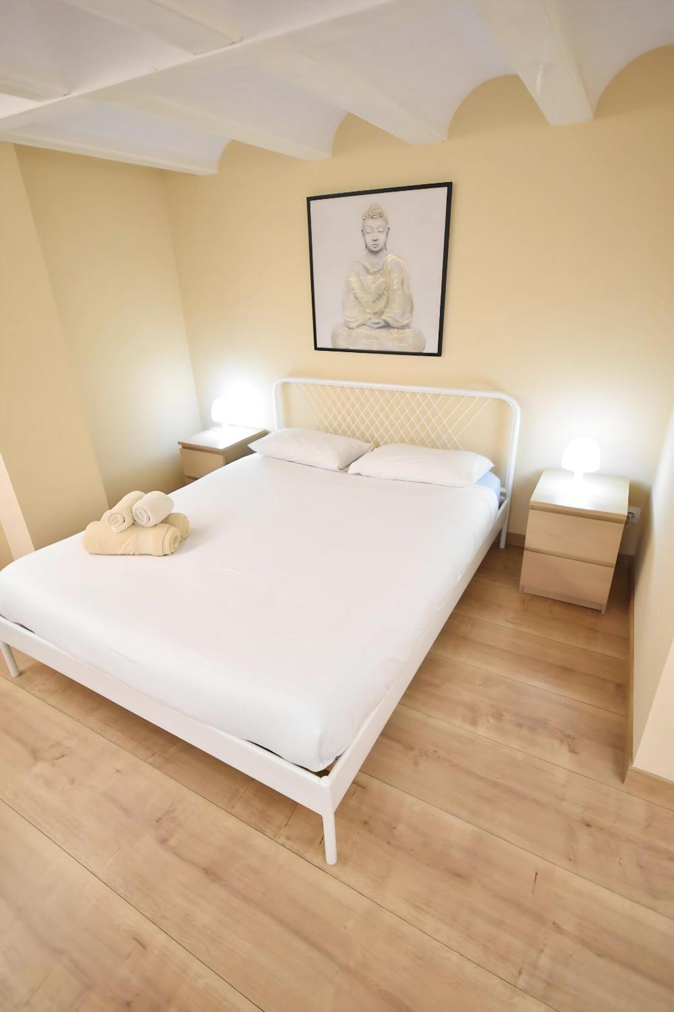 Centrico Apartamento Al Lado De Torres De Quart Valencia Luaran gambar